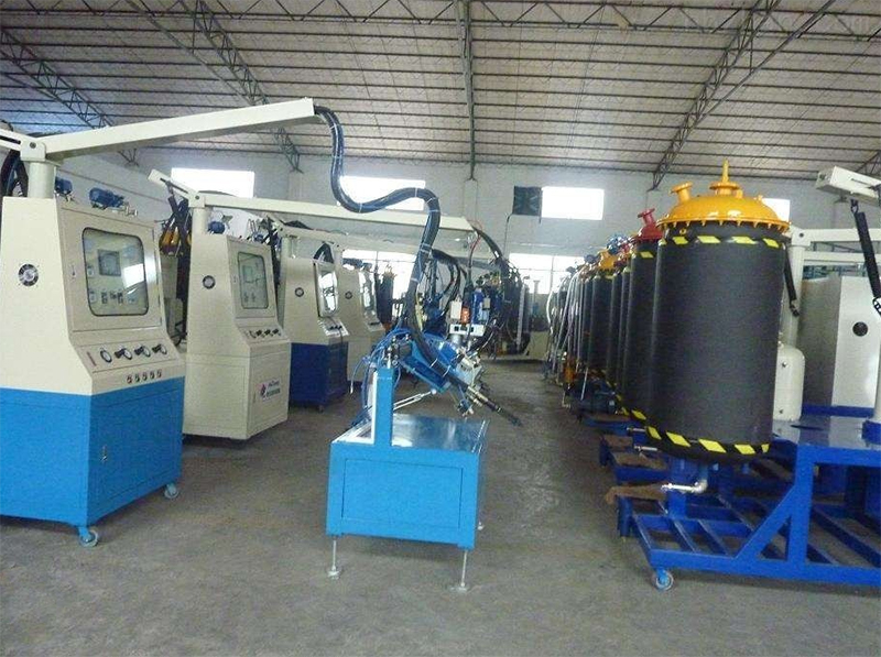 澆注（zhù）機1.jpg