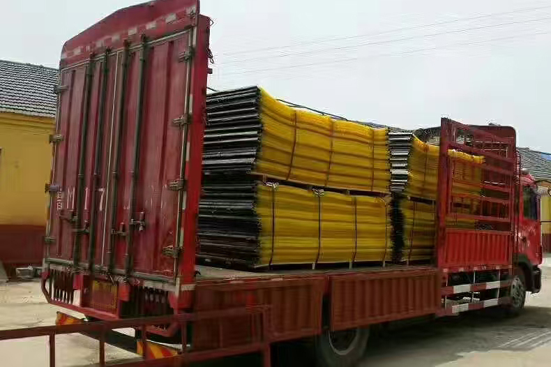 聚氨（ān）酯篩網裝車2.jpg